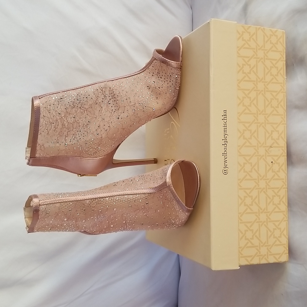 Jewel Badgley Mischka Pink Lace Mesh Studded Stilettos 8